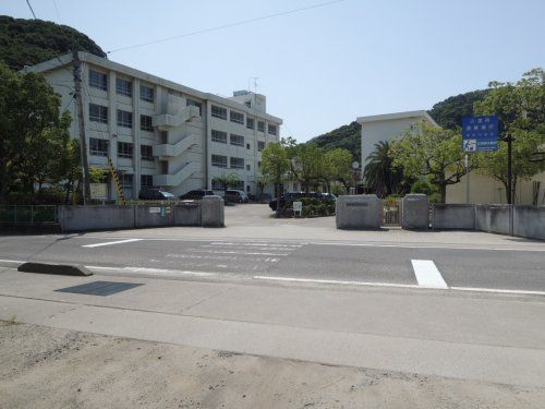津田中学校の画像