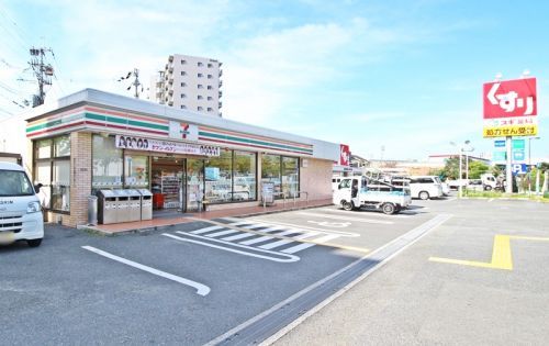 セブン-イレブン大阪鶴見緑地店の画像