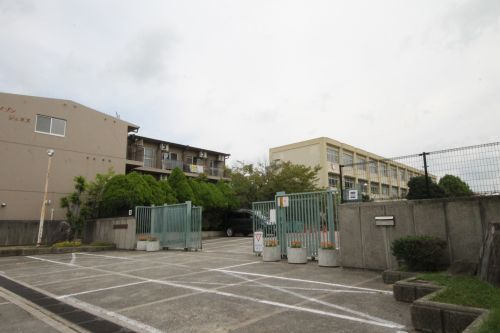 長坂中学校の画像