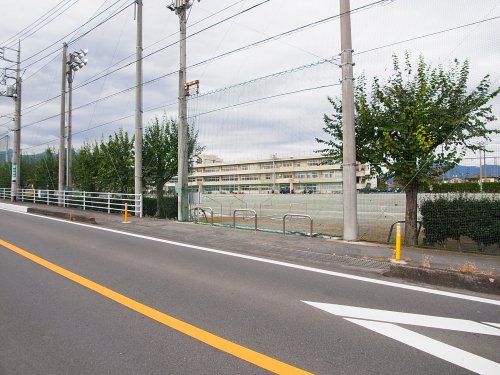 渋川市立古巻中学校の画像