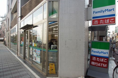 ファミリーマート大田梅屋敷駅前店の画像