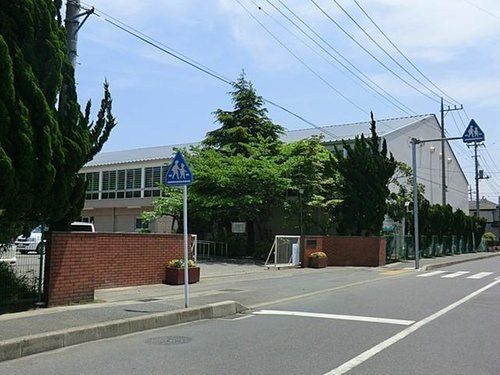 埼玉県吉川市立南中学校の画像
