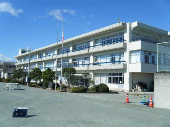 前橋市立粕川中学校の画像