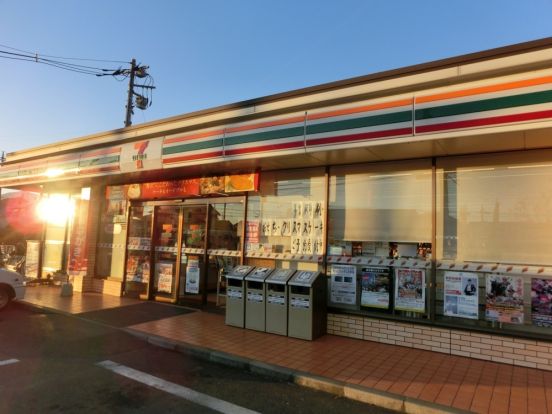 セブンイレブン厚木戸沢橋店の画像