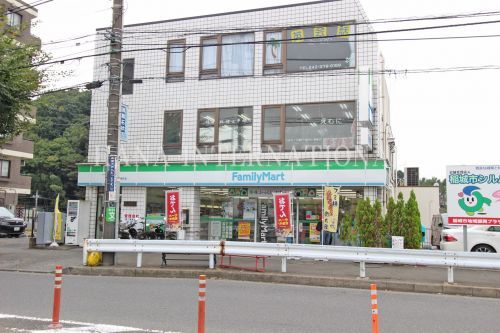  ファミリーマート京王稲城駅前店の画像