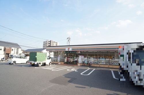 セブン-イレブン戸田新曽芦原店の画像