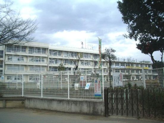 桶川市立加納小学校の画像