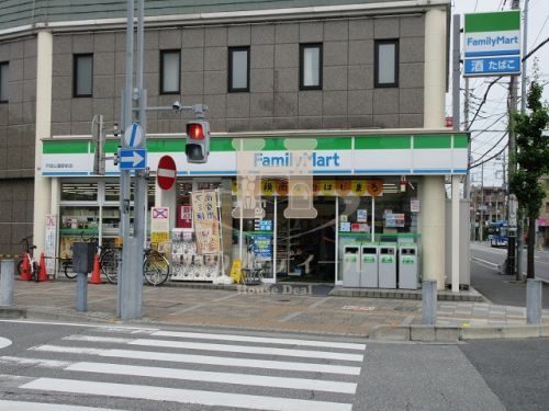 ファミリーマート戸田公園駅前店の画像