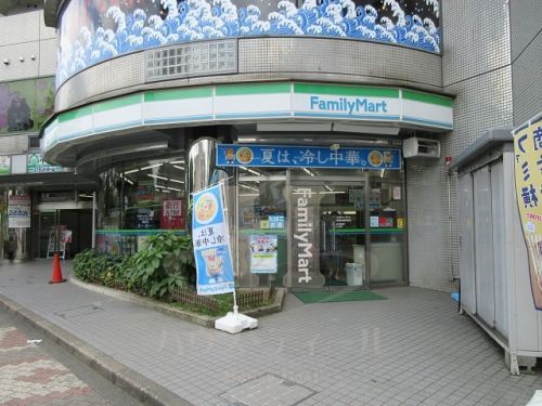 ファミリーマート浮間舟渡駅前店の画像
