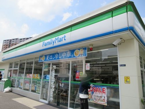 ファミリーマート赤羽北三丁目店の画像