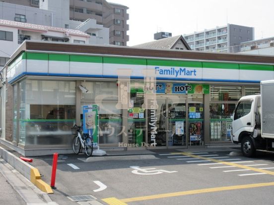 ファミリーマート西川口三丁目店の画像