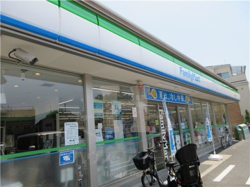 ファミリーマート 新田三丁目店の画像