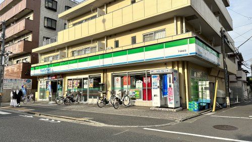 ファミリーマート 下連雀店の画像