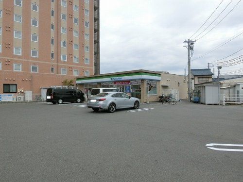 ファミリーマート　鈴鹿平田二丁目店の画像