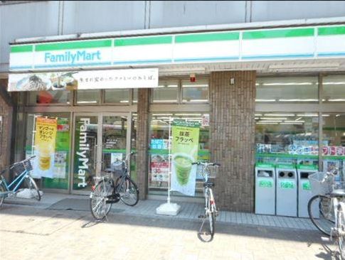 ファミリーマート本川越駅前店の画像
