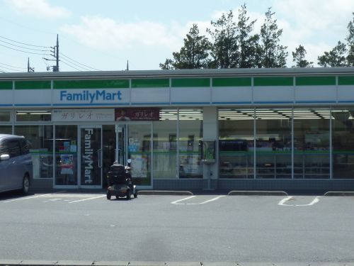 ファミリーマート流通経済大前店の画像