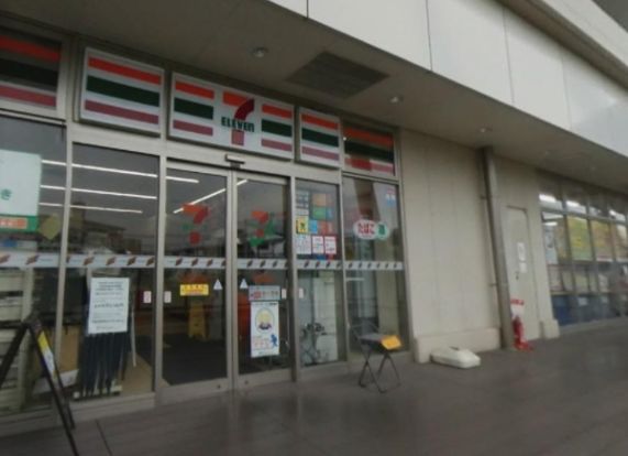 セブン-イレブン狭山市駅西口店の画像