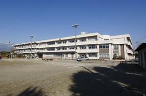 中央市立田富中学校の画像