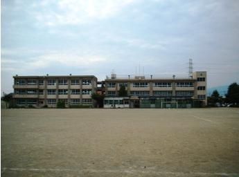 甲府市立大里小学校の画像