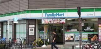 ファミリーマート 王子駅南口店の画像