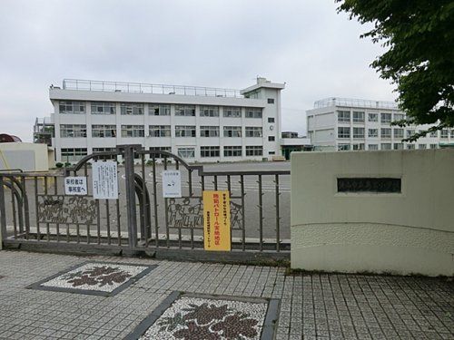 狭山市立　奥富小学校の画像