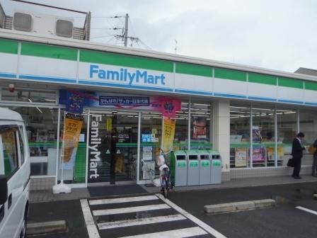 ファミリーマート吉田駅南店の画像