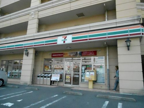 セブン‐イレブン 横浜レイディアント店の画像