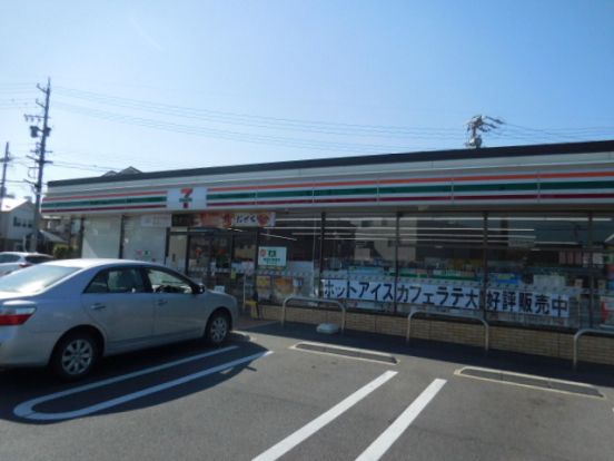 セブンイレブン 安城新田町小山店の画像