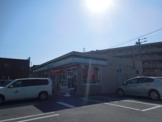 ファミリーマート東刈谷駅北口店の画像