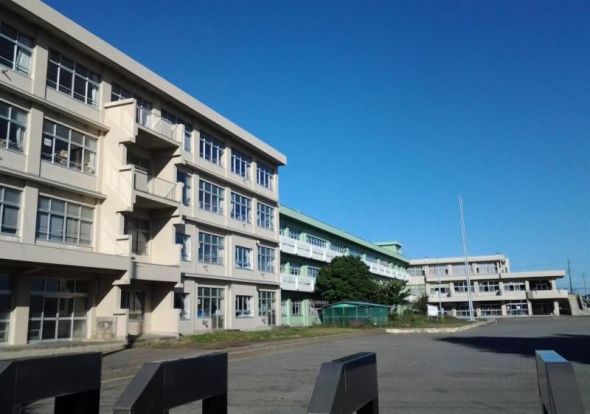 厚木市立依知南小学校の画像