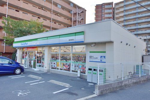 ファミリーマート秦野鶴巻店の画像