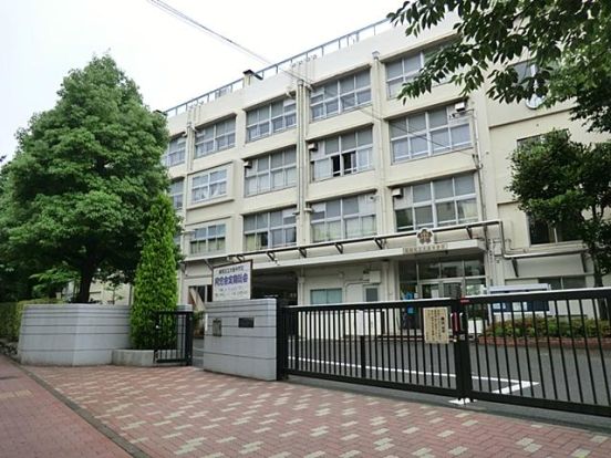 練馬区立大泉中学校の画像