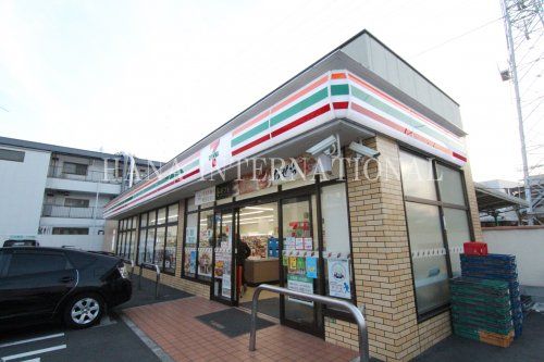 セブンイレブン 足立花保南店の画像