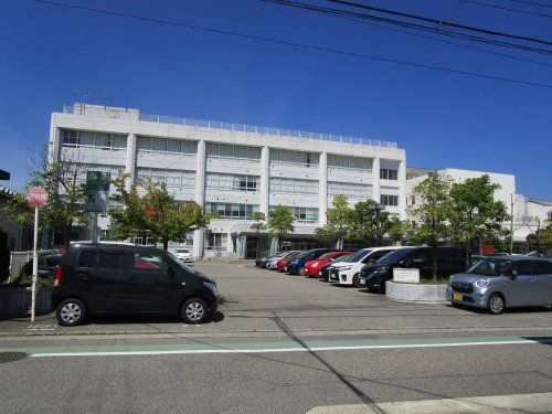 新潟市立小針小学校の画像