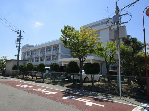 新潟市立小針中学校の画像