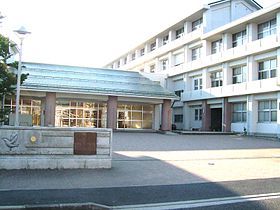 鳥取市立西中学校の画像