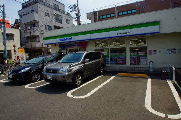 ファミリーマート鵜の木多摩堤通り店の画像