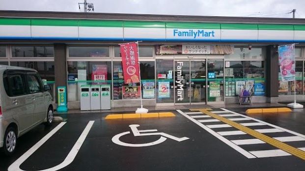 ファミリーマート高知大津バイパス店の画像