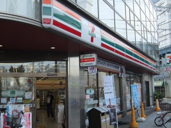 セブン-イレブン野田阪神駅前店の画像