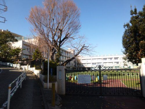 渋谷区立 富谷小学校の画像