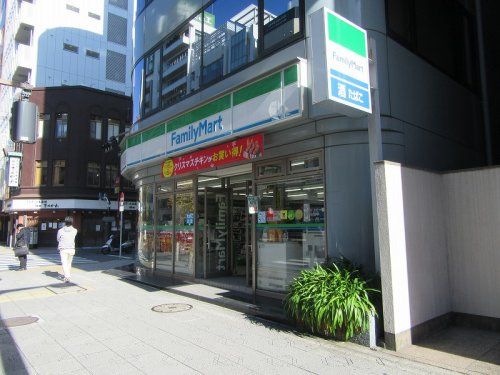 ファミリーマート神田駅東口店の画像