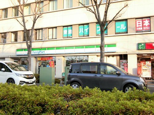 ファミリーマート春日部中央1丁目店の画像