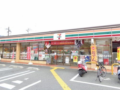 セブン-イレブン 京都伏見醍醐店の画像