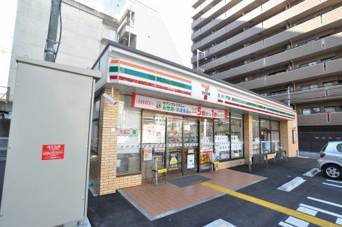 セブンイレブン大阪難波中3丁目南店の画像