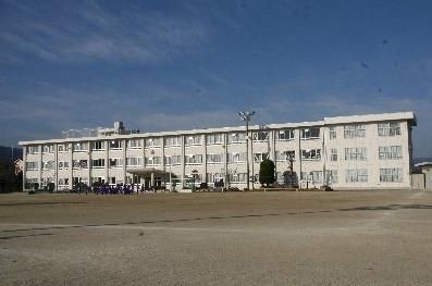 南アルプス市立白根東小学校の画像