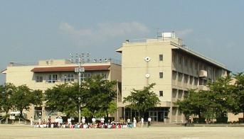  甲府市立新田小学校の画像