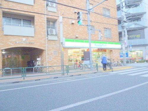 ファミリーマート 桜台駅前店の画像