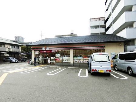 セブンイレブン 京都唐橋川久保店の画像