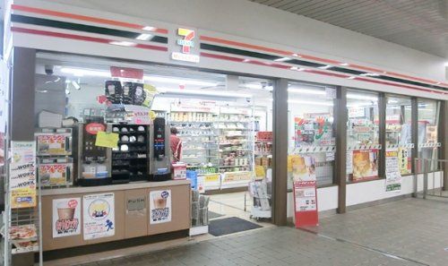 セブン-イレブン ＪＲ西明石駅西改札口店の画像