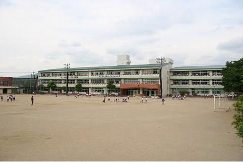 笛吹市立御坂西小学校の画像